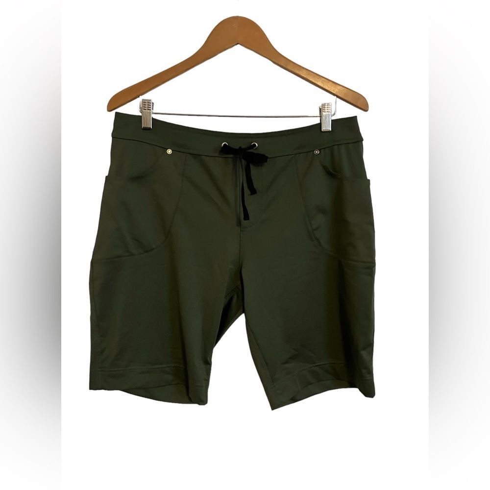 Sahalie Shorts or Swim Shorts Size L